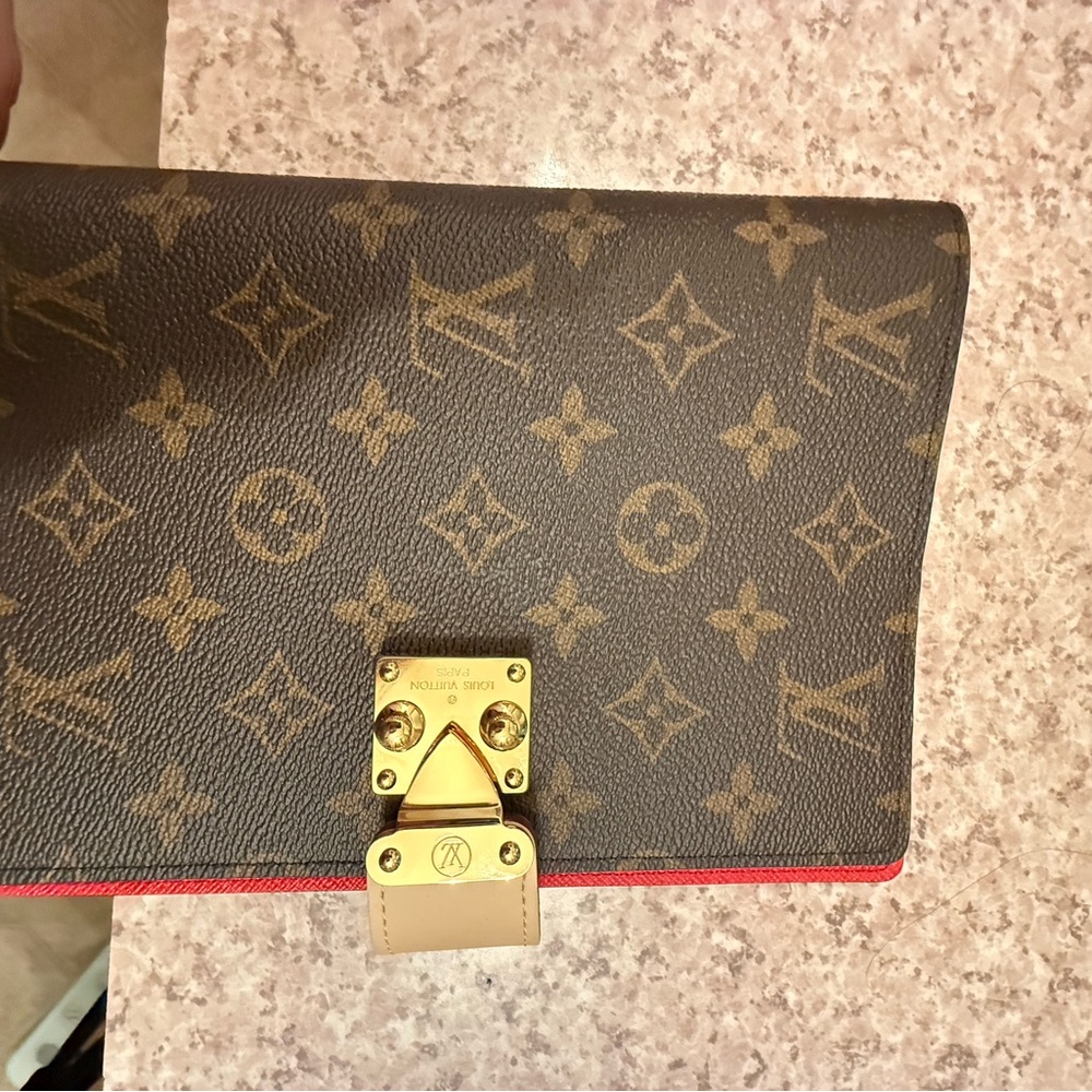 Louis Vuitton Paul MM notebook